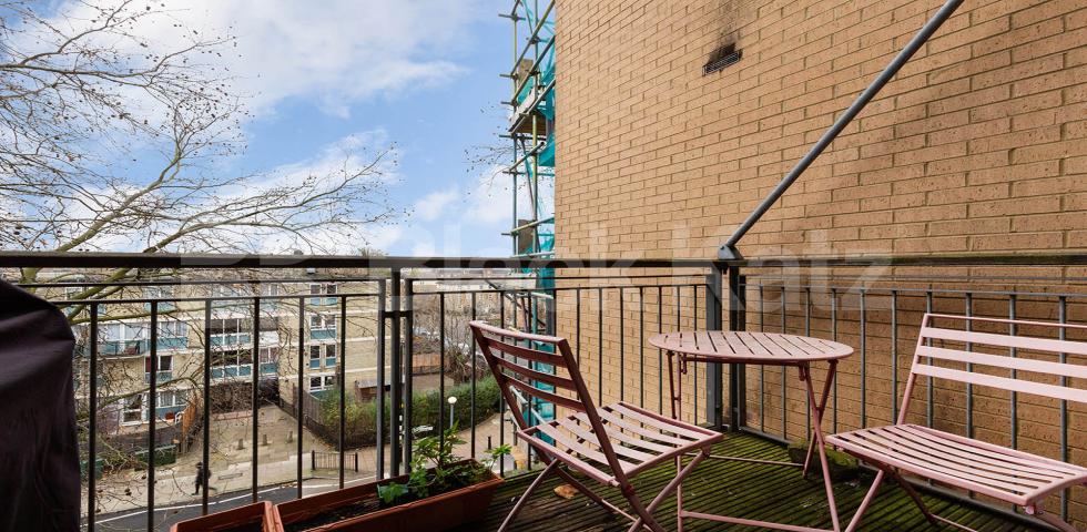 			Balcony Property, 1 Bedroom, 1 bath, 1 reception Apartment			 Stepney Way, Whitechapel/Stepney Green